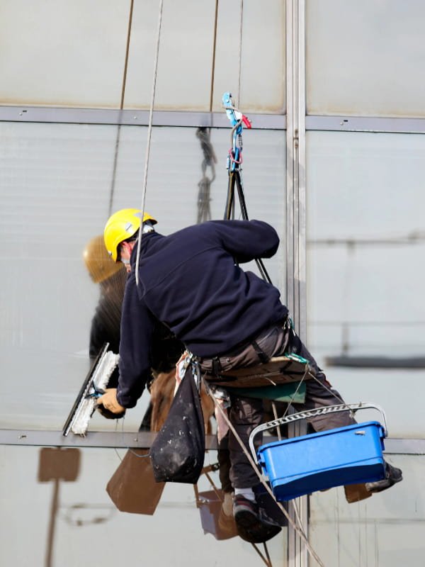limpieza de vidrios en altura en edificios